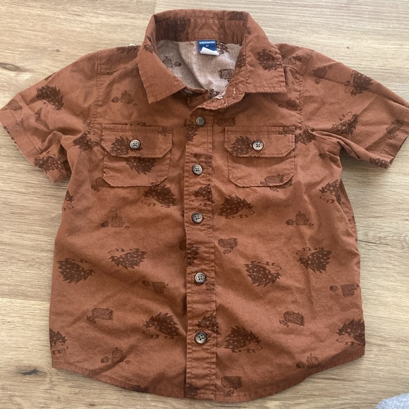 3T Brown Hedgehog Boys Short Sleeve Button Down Shirt Old Navy - Picture 1 of 5